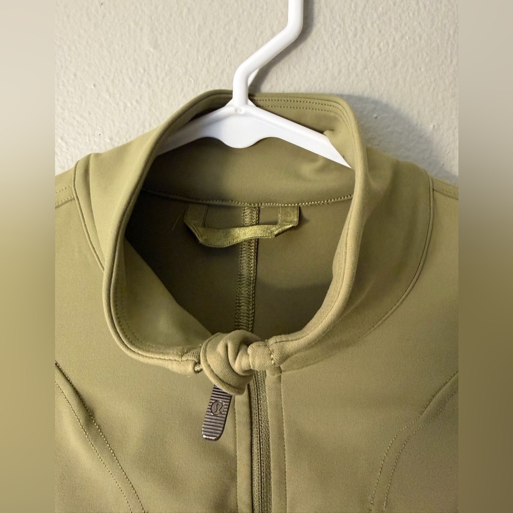 Lululemon InTransit Green Jacket - Picture 6 of 10
